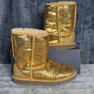 UGG Classic Short Sparkle Boots Womens 8 Gold Sequin Shearling Lined 1002978